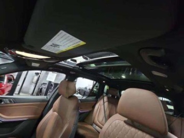 BMW X5 G05 2023 BMW X5 M50i 2023 4.4 Benzyna 523KM, zdjęcie 11