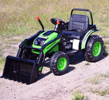 TRAKTOR Z ŁYŻKĄ ŁADOWARKĄ PILOT RADIO FM HL389