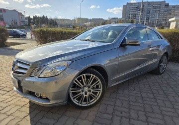 Mercedes Klasa E W212 Coupe 200 CGI BlueEFFICIENCY 184KM 2011 Mercedes-Benz Klasa E Wzorowy E 200 Coupe - 121Tkm - Bezwypadkowy 1.8, zdjęcie 1
