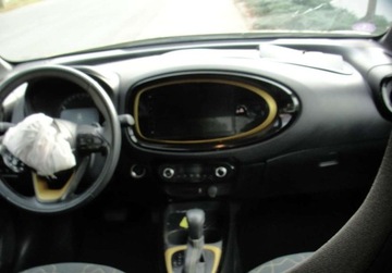 Toyota Aygo X 1.1 VVT-i 72KM 2023 Toyota Aygo X Unikatowa Wersja z Otwieranym Dachem w Automacie Benzyna 72KM, zdjęcie 6