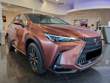 Lexus NX II SUV Facelifting 2.5 350h 200KM 2025 Od ręki - 350h Prestige 2.5 Hybrid 200KM | Podgrzewane fotele!, zdjęcie 2