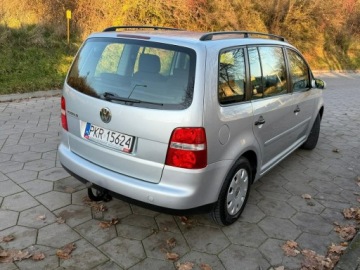 Volkswagen Touran I 1.6 102KM 2006 Volkswagen Touran 1.6 Benzyna 7osób, zdjęcie 5