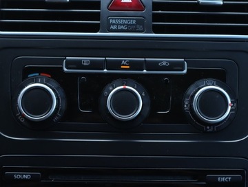 Volkswagen Touran II 1.2 105KM 2010 VW Touran 1.2 TSI, Serwis ASO, Klima, Parktronic, zdjęcie 11