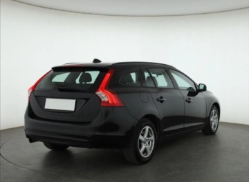 Volvo V60 I Kombi Facelifting 2.0 D3 DRIVE-E 150KM 2018 Volvo V60 D3 2.0, Klima, Klimatronic, Tempomat, zdjęcie 4