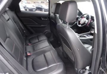 Jaguar F-Pace SUV 3.0 TDV6 300KM 2016 Jaguar F-Pace Jaguar F-Pace 3.0 TDV6 AWD 300 Sport 3.0 Diesel 300KM, zdjęcie 17