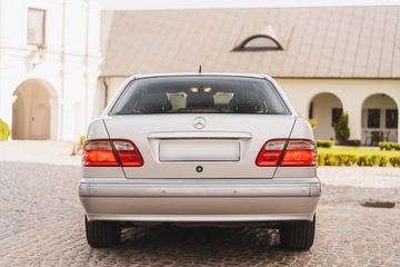 Mercedes Klasa E W210 Sedan 2.8 204KM 2001 MERCEDES-BENZ W210 E280 ELEGANCE | 2001 | 2.8 Benzyna | 83 000 km, zdjęcie 4