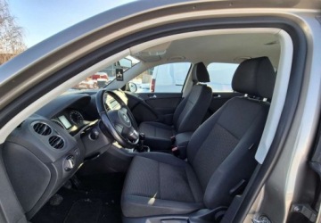 Volkswagen Tiguan I SUV Facelifting 2.0 TDI CR DPF BlueMotion 140KM 2012 Volkswagen Tiguan Volkswagen Tiguan 2.0 TDI BlueMot TrendampFun 2.0 140KM, zdjęcie 21