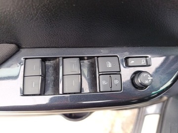 Toyota Hilux VIII Podwójna kabina Facelifting 2.8 D-4D 204KM 2024 Toyota Hilux 2.8 D-4D mHEV Double Cab Executive 4x, zdjęcie 30