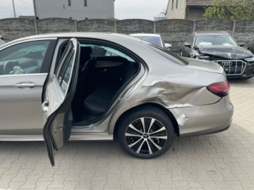 Mercedes Klasa E W214 Sedan 2.0 220d 197KM 2023 Mercedes E 220 PL AMG Diesel 4Matic Kamera Skóra, zdjęcie 5