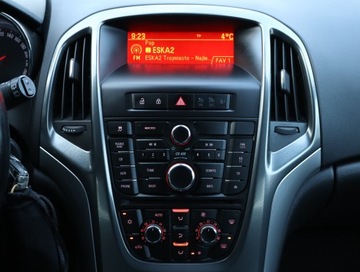 Opel Astra J Sports Tourer 1.4 Turbo ECOTEC 140KM 2012 Opel Astra 1.4 T, Klima, Klimatronic, Tempomat,ALU, zdjęcie 11