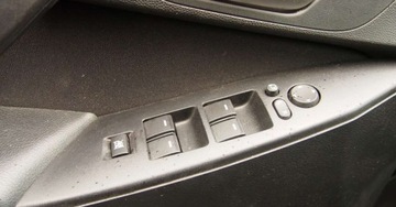 Mazda 3 I Hatchback 1.6 MZ-CD 109KM 2009 Mazda 3 BEZWYPADKOWY Garazowany Ubezpieczenie, Przeglad - Kwiecien 2026, zdjęcie 9