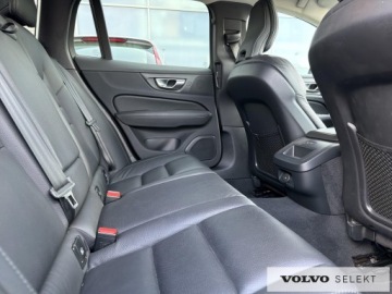 Volvo V60 II  Cross Country Facelifting 2.0 B4 197KM 2023 Volvo V60 Cross Country V60 CC Plus B4 D AWD aut,, zdjęcie 13