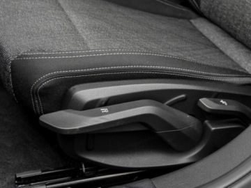 BMW Seria 1 F70 2026 116 Hatchback 1.5 (122KM) 2026, zdjęcie 5