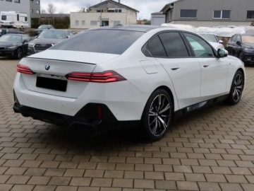 BMW Seria 5 G90-91 Touring 2.0 520d 197KM 2026 BMW Seria 5 520d xDrive Sport Sedan 2.0 (197KM) 2026, zdjęcie 4