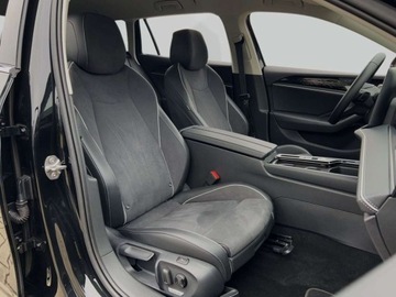 Volkswagen Passat B8 Variant Facelifting 2.0 TDI SCR 150KM 2024 Volkswagen Passat 2.0TDI 150KM Elegance DSG SerwisASO Acc Matrix Hak Navi, zdjęcie 15