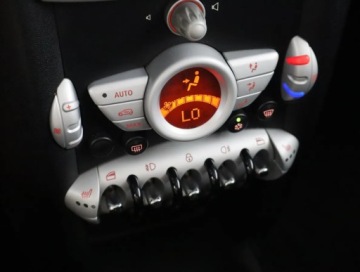 Mini One II Hatchback Facelifting 1.6 98KM 2010 MINI 3-door One, Klima, Klimatronic, zdjęcie 11