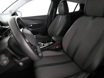 Peugeot 2008 II SUV 1.2 PureTech 100KM 2022 Peugeot 2008 klima auto kamera i czujniki, zdjęcie 12