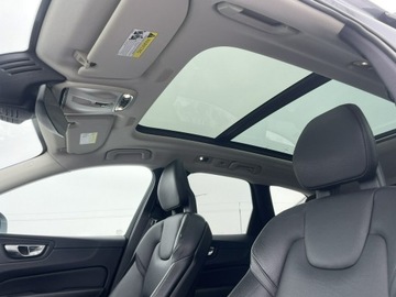 Volvo XC60 II Crossover T5 250KM 2018 Volvo XC 60 4x4 T5 Momentum 2018 kamera, zdjęcie 20