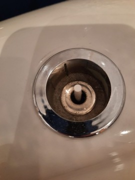 Универсальная кнопка слива унитаза.