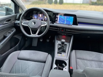 Volkswagen Golf VIII Hatchback 1.5 TSI EVO 150KM 2021 Volkswagen Golf 1.5 TSI EVO 150 KM STYLE BEZWYPADKOWY I- WLASCICIEL, zdjęcie 23