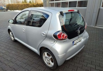 Toyota Aygo I Hatchback 5d Facelifting 1.0 VVT-i 68KM 2012 Toyota Aygo Toyota Aygo I Klima ,serwis Benzyna 68KM, zdjęcie 2