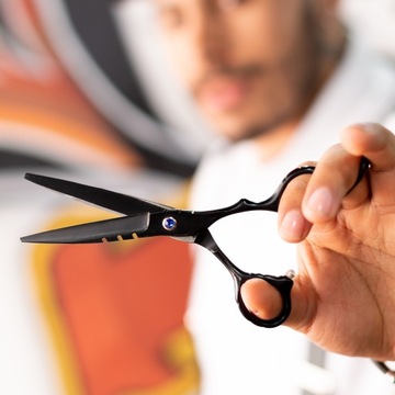 Парикмахерский набор НОЖНИЦЫ ПАРИКМАХЕРСКИЕ НАСАДКИ ДЛЯ РАСЧЕСКИ ЗАЖИМЫ ЧЕХОЛ