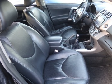 Toyota RAV4 III MPV 2.2 16V D-4D 177KM 2006 Toyota RAV 4 2.2 D-CAT, 174 KM, 4X4, Klima, zdjęcie 8