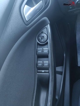 Ford Focus III Kombi Facelifting 2.0 TDCi 150KM 2016 Ford Focus 2.0 TDCI 150KM Titanium Bogate Wyposazenie Gwarancja 2.0 Diesel, zdjęcie 30