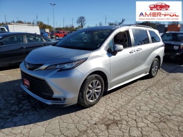 Toyota Sienna III 2023 Toyota Sienna 2023, 2.5L, XLE, po gradobiciu 2.5 Hybryda 245KM