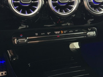 Mercedes CLA C118/X118 Shooting Brake Facelifting 1.3 200 163KM 2023 Mercedes-Benz CLA 200 AMG Line / 1 właściciel / Sa, zdjęcie 23