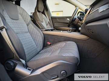 Volvo XC60 II 2022 Volvo XC 60 B4 Diesel Core, Kamera cofania, El. kl, zdjęcie 25