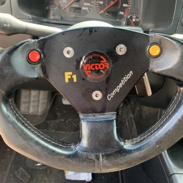 VOLANT SPORTOVNÍ KŮŽE VICTOR F1 VW GOLF III 96