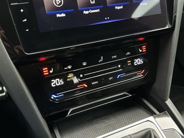 Volkswagen Arteon Fastback Facelifting 2.0 TDI 200KM 2021 Volkswagen Arteon 2.0TDI 200KM 4X4 R-Line DSG l Pa, zdjęcie 17