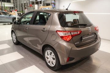 Toyota Yaris III Hatchback 5d Facelifting 2017 1.5 Dual VVT-iE 111KM 2020 Toyota Yaris 1.5 Premium 1.5 Benzyna 111KM, zdjęcie 3