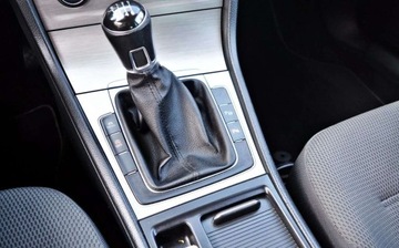 Volkswagen Golf VII Hatchback 3d 2.0 TDI-CR DPF 150KM 2014 Volkswagen Golf 2.0 TDI Highline Ksenon Radar Nawigacja, zdjęcie 36