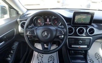 Mercedes CLA C117 Shooting Brake Facelifting 1.5 180 d 109KM 2017 Mercedes-Benz CLA 180d 109KM Automat Lopatki Zero korozji Navi Skora 1.5, zdjęcie 13