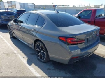 BMW Seria 5 G30-G31 2021 BMW Seria 5 2021 BMW 5 Series 530e Plug-In Hybrid 2.0 Hybryda 181KM, zdjęcie 2