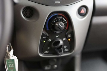 Toyota Aygo II Hatchback 3d Facelifting 1.0 VVT-i 72KM 2019 Toyota Aygo 1.0 VVT-i X-play czujniki parkowania Benzyna 72KM, zdjęcie 16