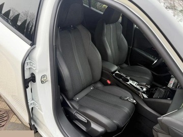 Peugeot 2008 II SUV 1.2 PureTech 130KM 2022 Peugeot 2008 PureTech 130 EAT8 GT 130 KM 2022r Automat, zdjęcie 7