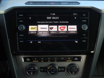 Volkswagen Passat B8 Variant 1.6 TDI BlueMotion SCR 120KM 2017 VW Passat 1.6 TDI, Klima, Klimatronic, Parktronic, zdjęcie 11