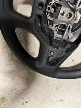 VOLANT NISSAN PRIMASTAR I Z ULOŽENÍ