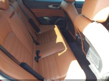 Alfa Romeo Giulia II Sedan 2.0 TBi 280KM 2018 Alfa Romeo Giulia Ti Sport 2018 2.0l 2.0 Benzyna 280KM, zdjęcie 12