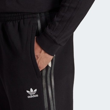 SPODNIE MĘSKIE ADIDAS Originals CAMO SWEATPANT HR3529 R M