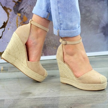 БЕЖЕВЫЕ ЖЕНСКИЕ САНДАЛИИ НА ТАНКЕТКЕ