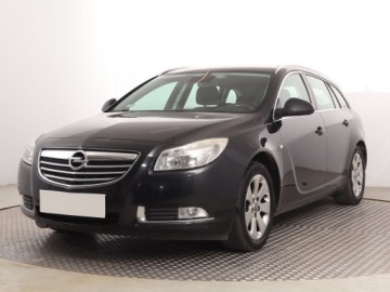 Opel Insignia I Sports Tourer 2.0 CDTI ECOTEC 130KM 2011 Opel Insignia 2.0 CDTI, Navi, Klima, Klimatronic, zdjęcie 1