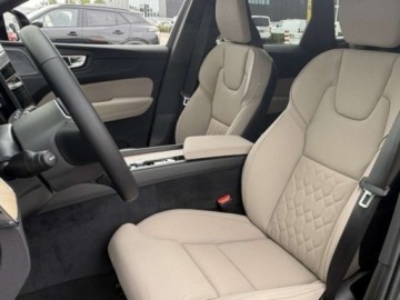 Volvo XC60 II 2026 VOLVO XC60 B5 AWD Plus Bright Suv 2.0 (250KM) 2026, zdjęcie 3