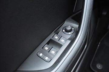 Skoda Superb III Kombi Facelifting 2.0 TSI 190KM 2021 Skoda Superb SalonPL Combi Style TSI 190KM DSG7 ACC Pakiety Matrix Alcanta, zdjęcie 26