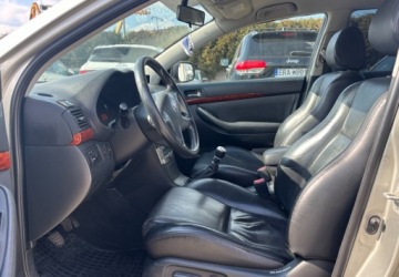 Toyota Avensis II Kombi 2.0 D-4D 126KM 2006 Toyota Avensis GWARANCJA 2.0 Diesel 126KM, zdjęcie 3