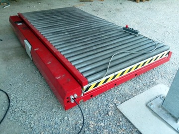 PODNOSNIK NOZYCOWY STOL ROLKI PODAJNIK ROLKOWY