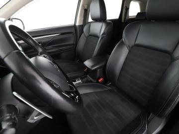 Mitsubishi Outlander III SUV Facelifting 2017 2.0 150KM 2018 Mitsubishi Outlander 2.0 4WD Diamant Edition+ Navi, zdjęcie 12